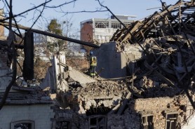 Rușii au atacat din nou orașele Kiev și Harkiv: mai mulți civili răniți, un bloc a fost distrus